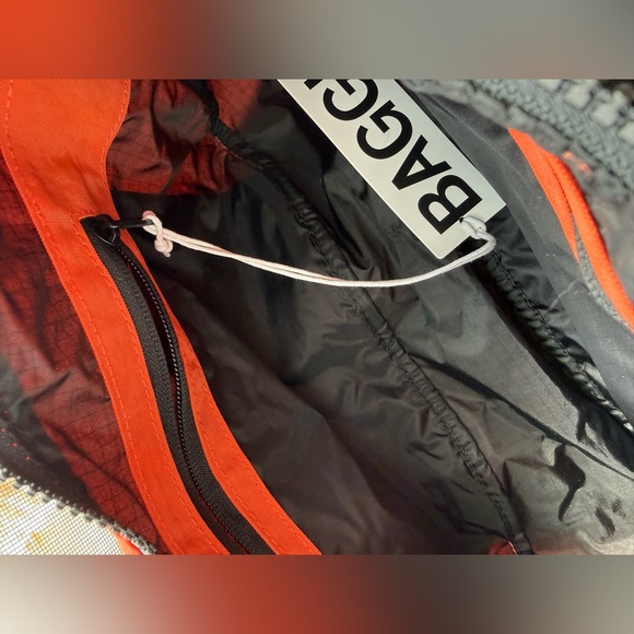 Baggu Medium Nylon Crescent Bag - Picture 5 of 10